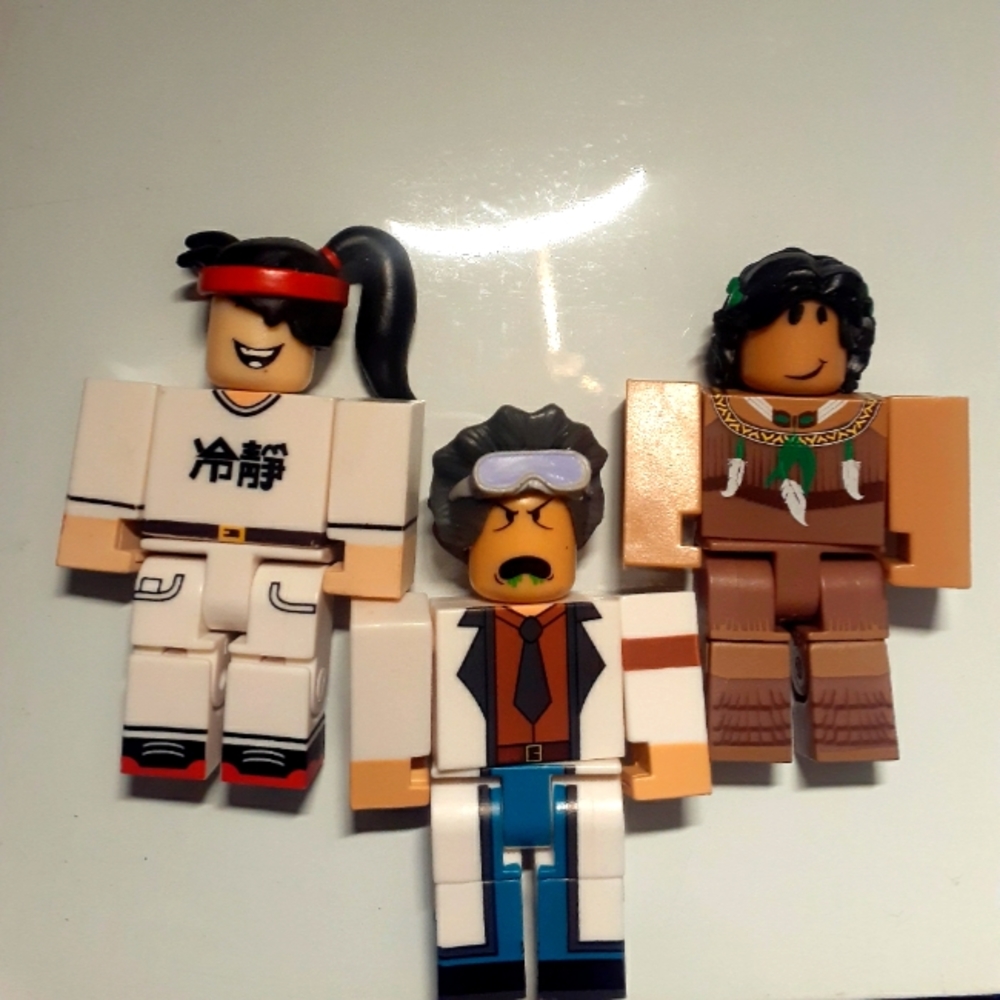 Roblox figure lot of 3